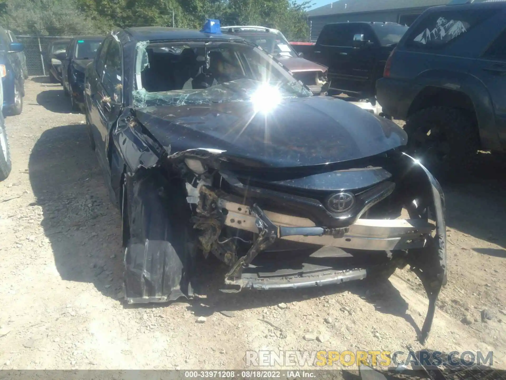 6 Photograph of a damaged car 4T1B11HK0KU686811 TOYOTA CAMRY 2019