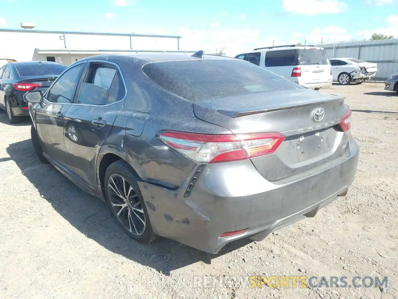 3 Photograph of a damaged car 4T1B11HK0KU686842 TOYOTA CAMRY 2019