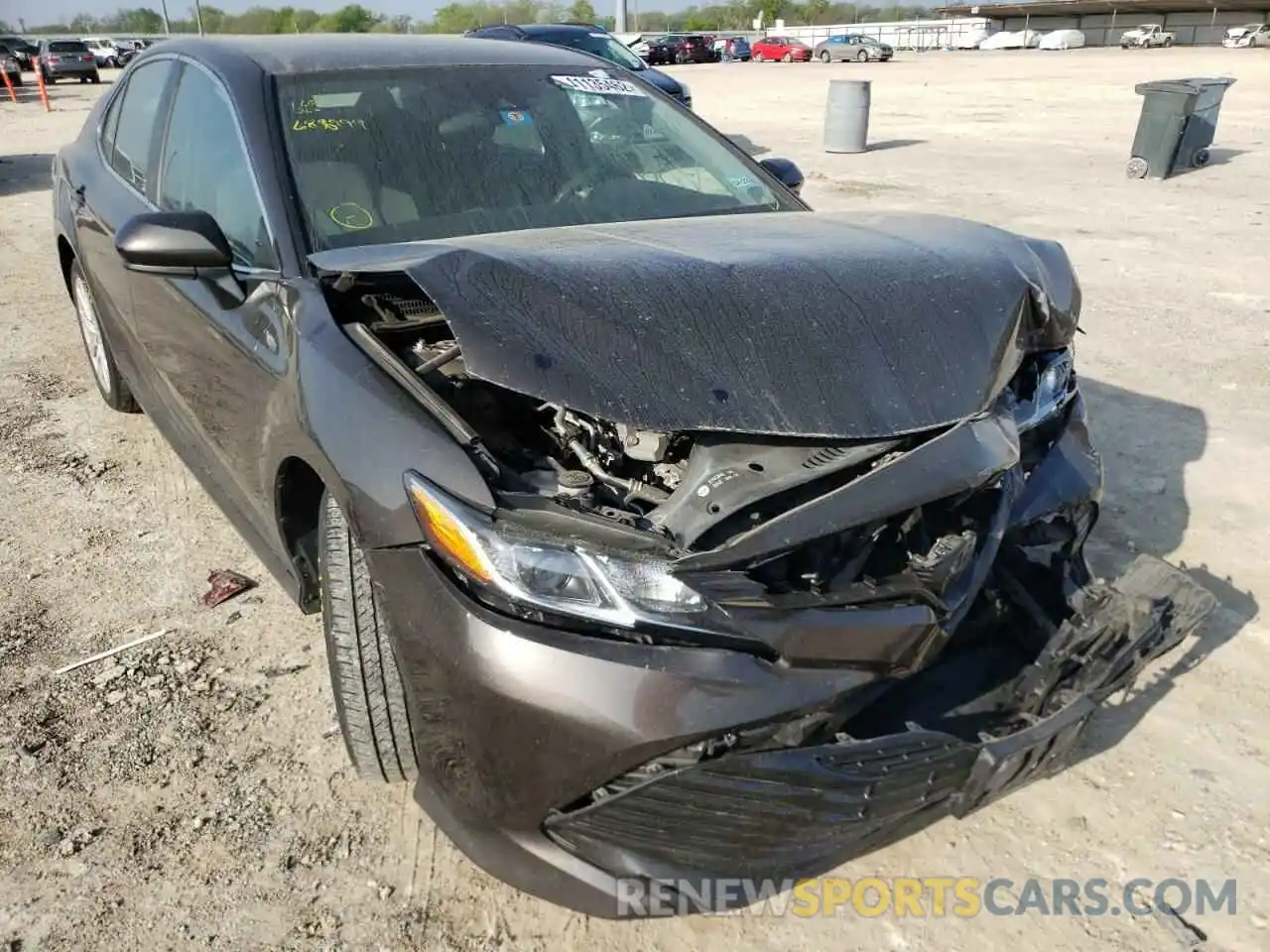 1 Photograph of a damaged car 4T1B11HK0KU686999 TOYOTA CAMRY 2019