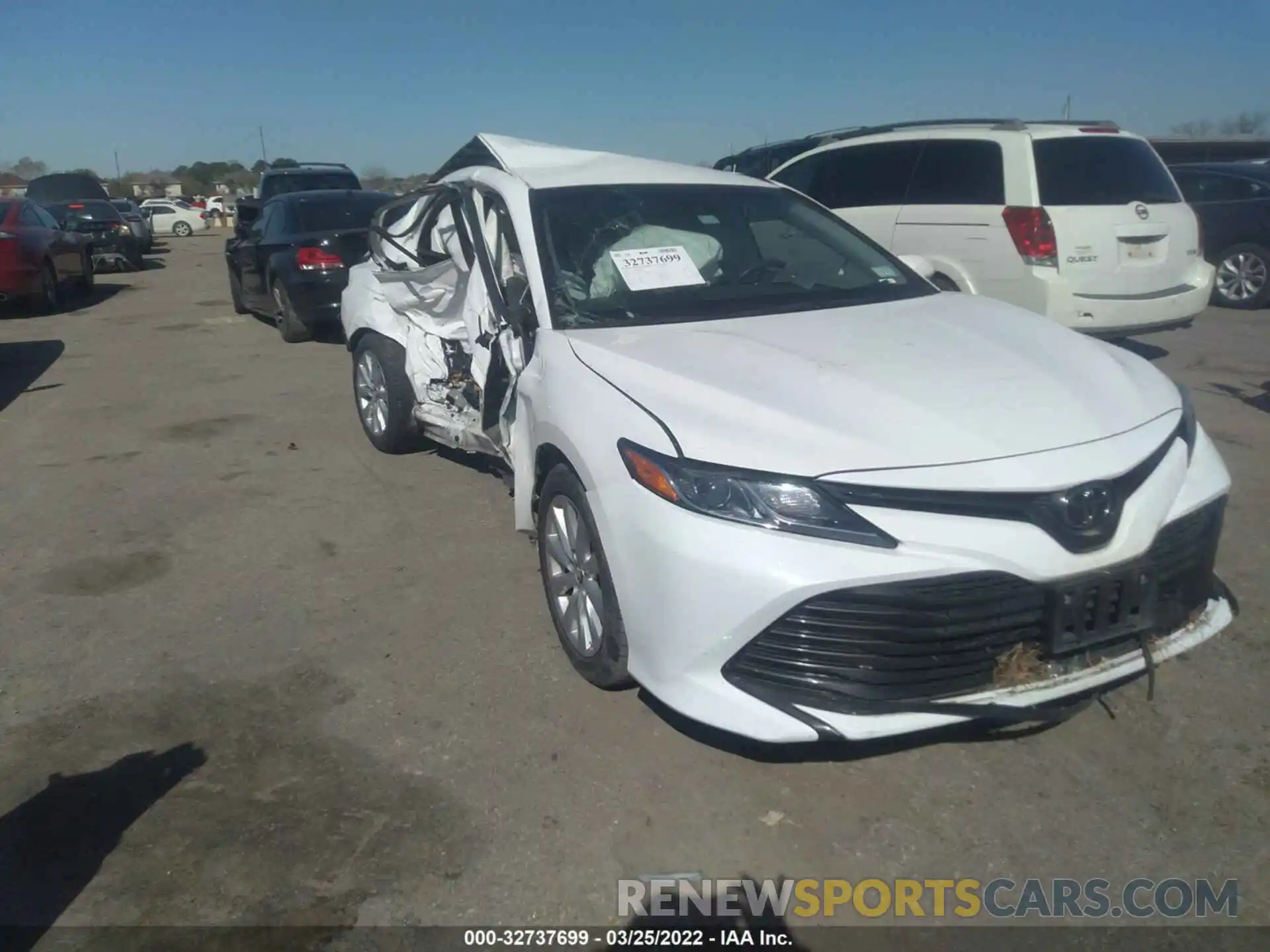 1 Photograph of a damaged car 4T1B11HK0KU689899 TOYOTA CAMRY 2019