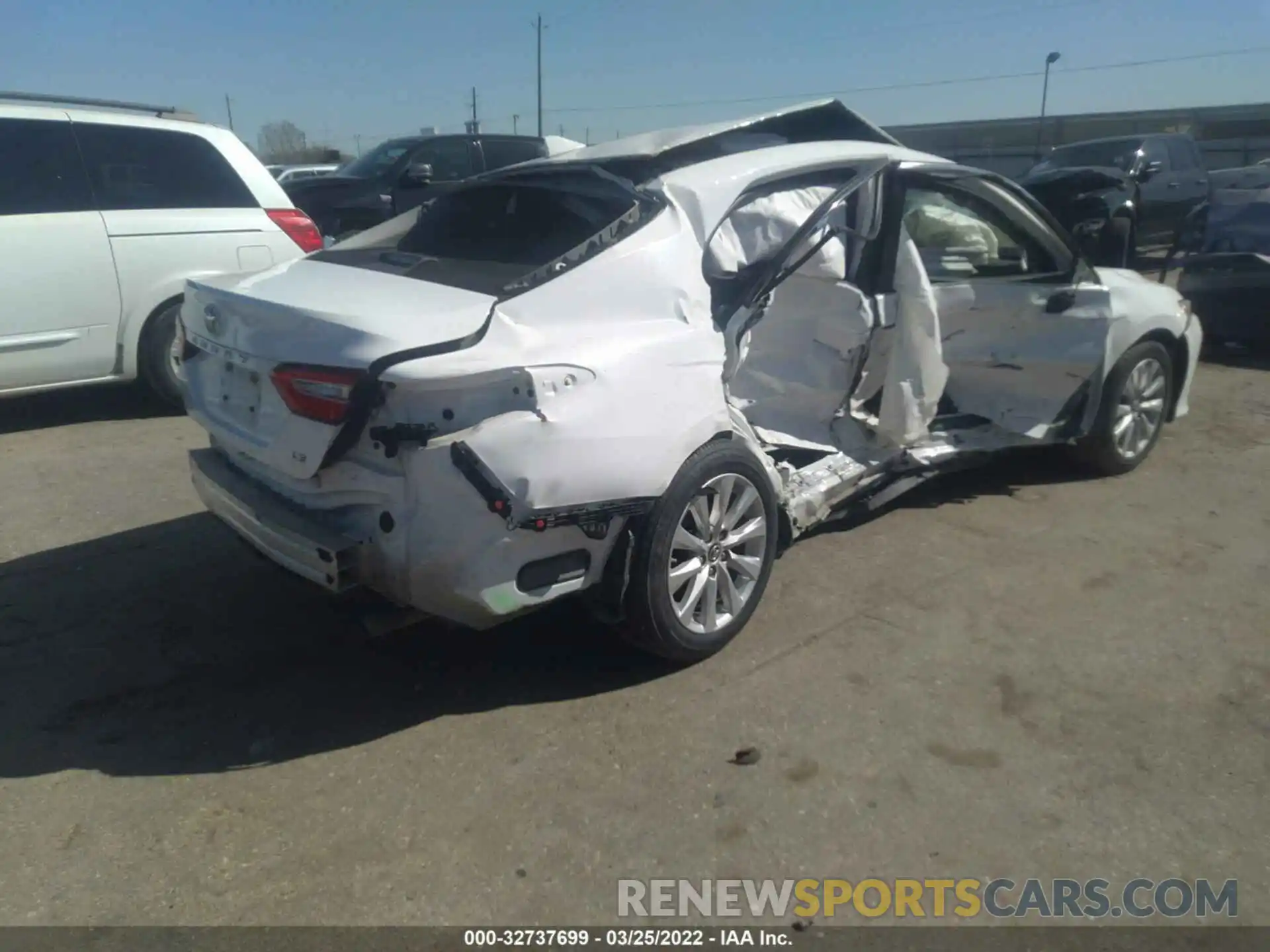 4 Photograph of a damaged car 4T1B11HK0KU689899 TOYOTA CAMRY 2019