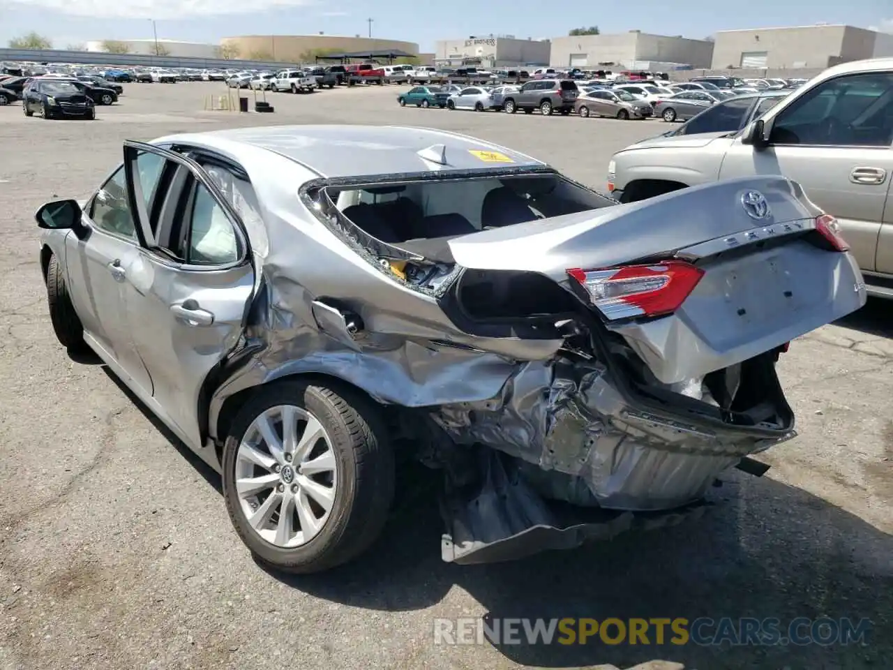 3 Photograph of a damaged car 4T1B11HK0KU691314 TOYOTA CAMRY 2019