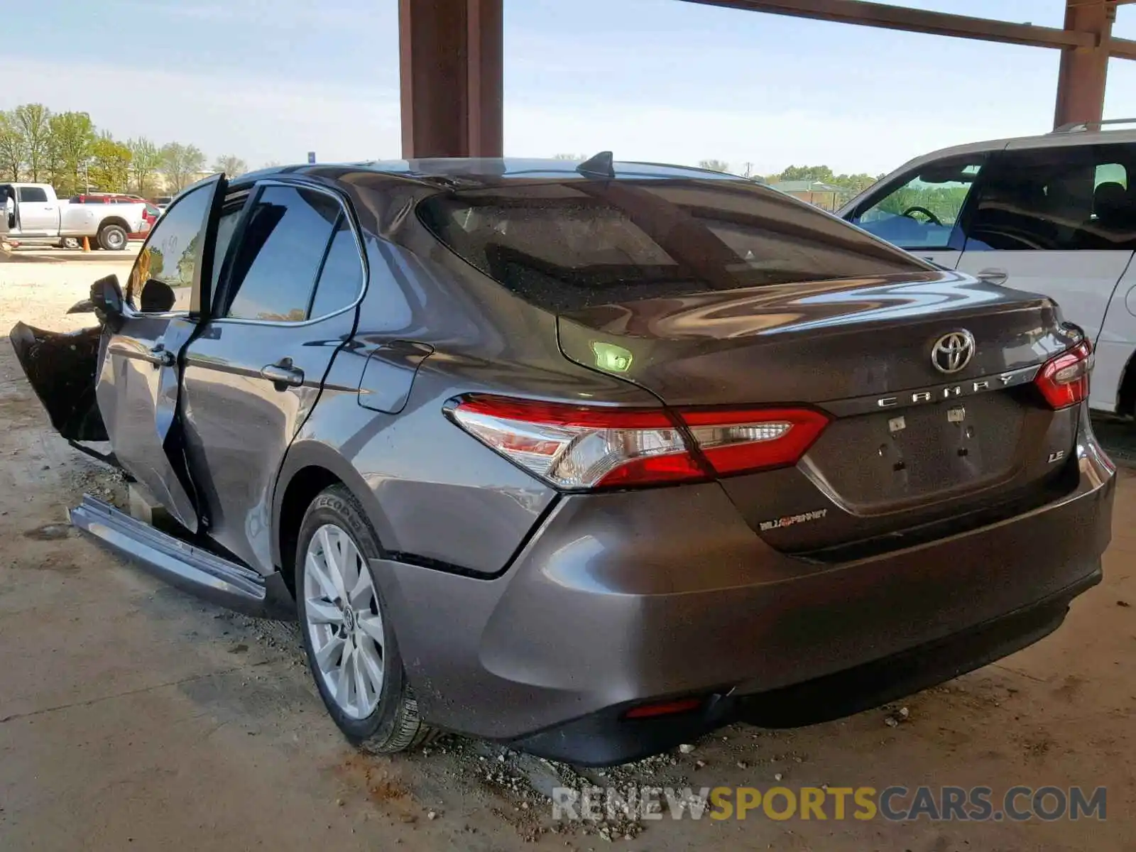 3 Photograph of a damaged car 4T1B11HK0KU693872 TOYOTA CAMRY 2019