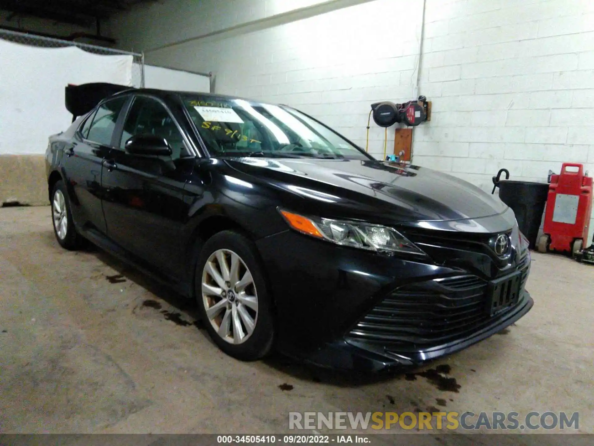 1 Photograph of a damaged car 4T1B11HK0KU694360 TOYOTA CAMRY 2019