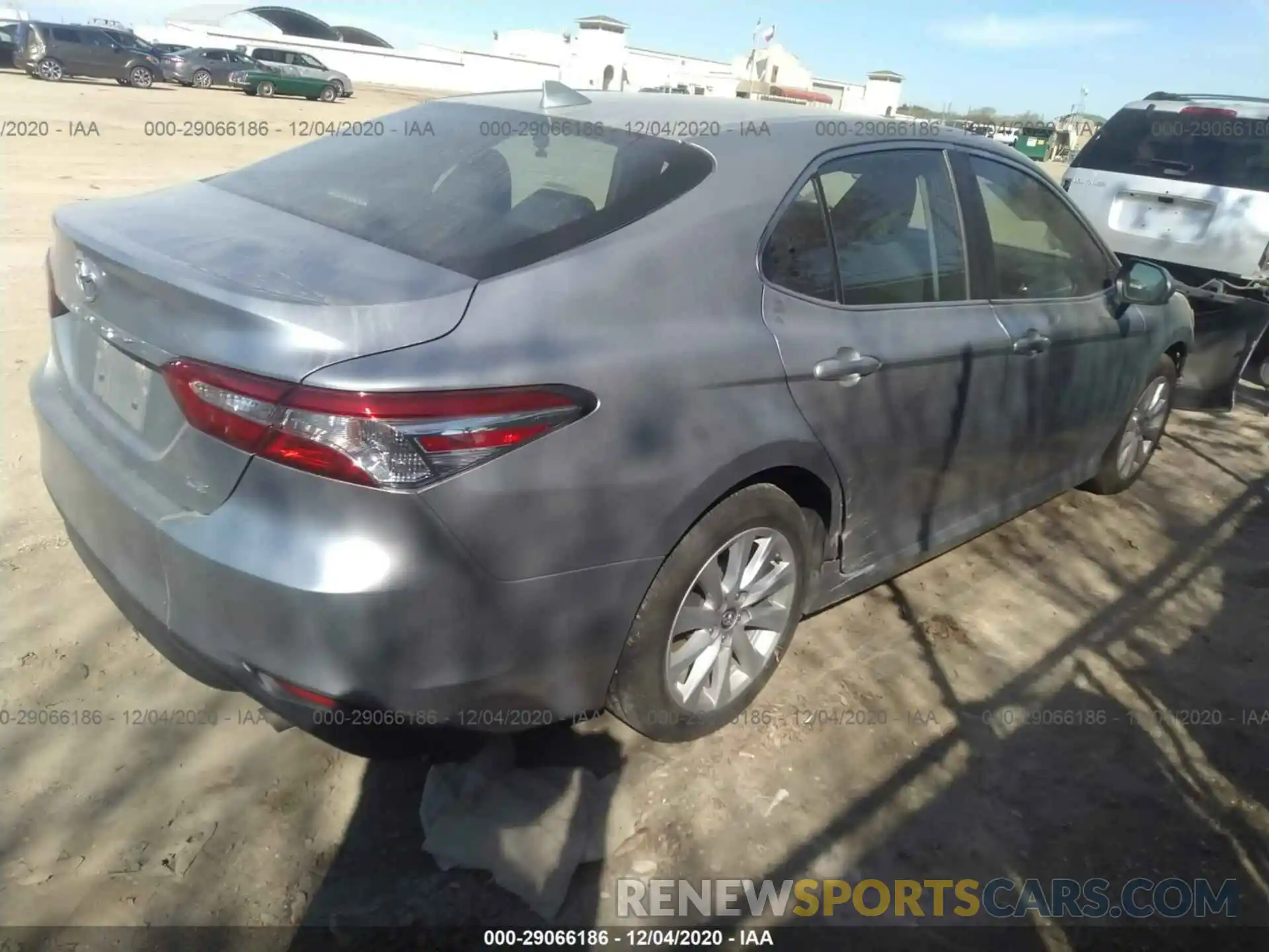 4 Photograph of a damaged car 4T1B11HK0KU694925 TOYOTA CAMRY 2019