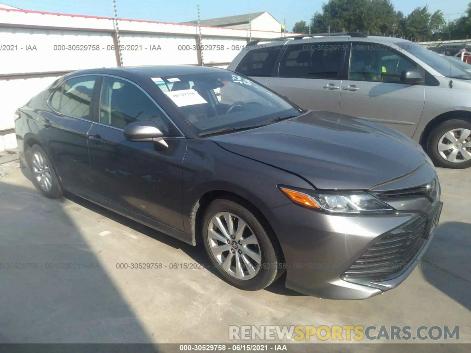 1 Photograph of a damaged car 4T1B11HK0KU695444 TOYOTA CAMRY 2019