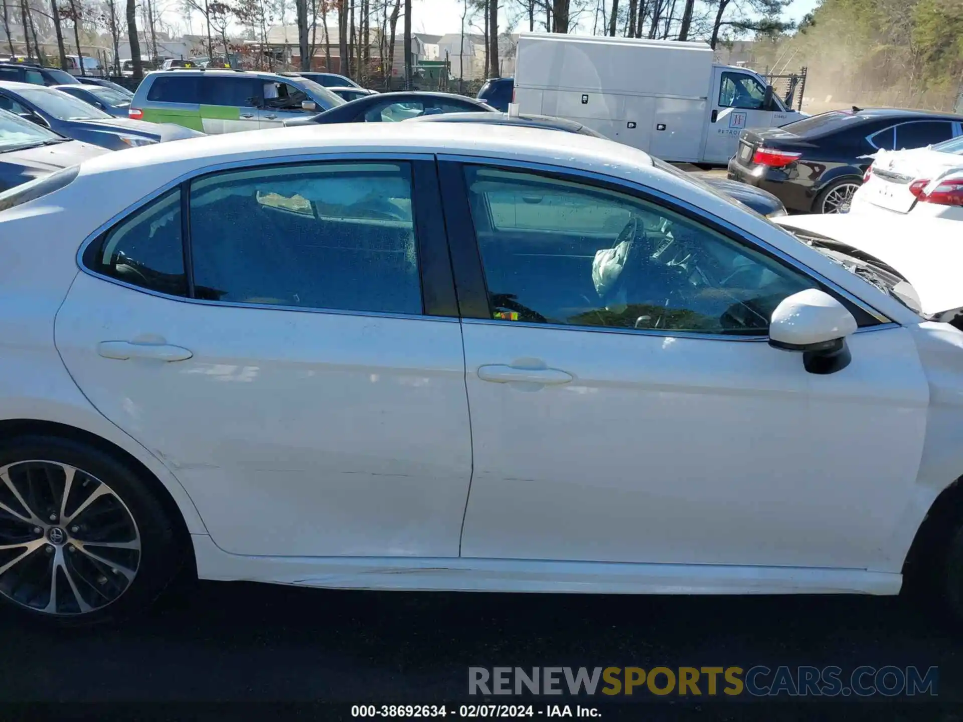 13 Photograph of a damaged car 4T1B11HK0KU698053 TOYOTA CAMRY 2019