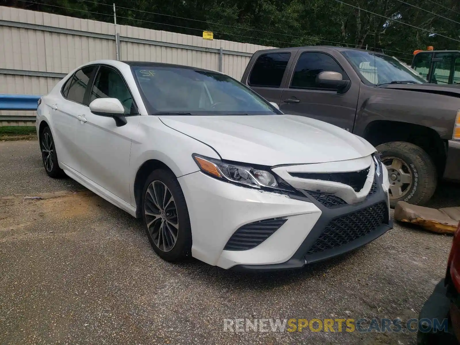 1 Photograph of a damaged car 4T1B11HK0KU698621 TOYOTA CAMRY 2019