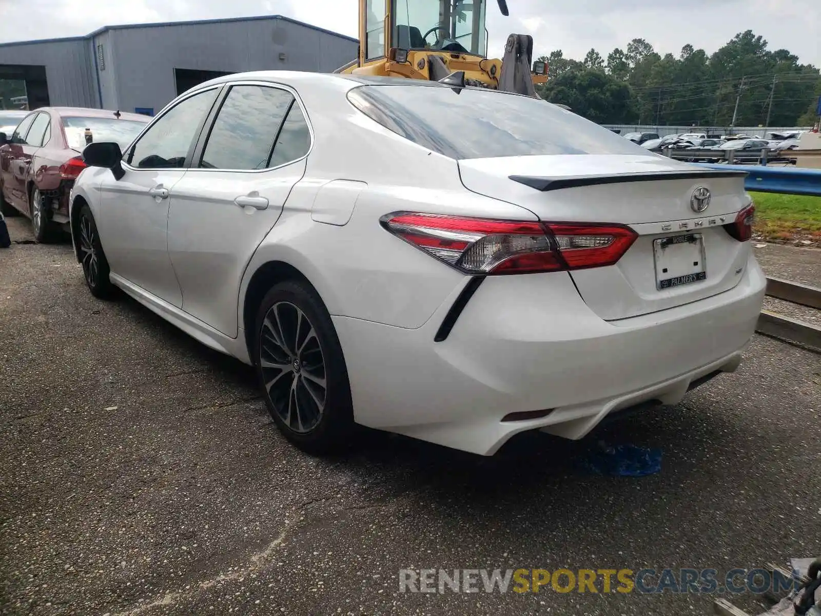 3 Photograph of a damaged car 4T1B11HK0KU698621 TOYOTA CAMRY 2019