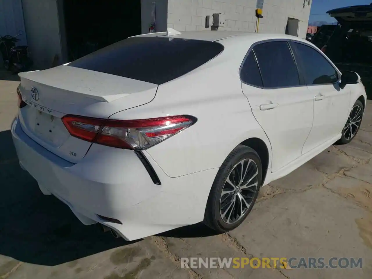 4 Фотография поврежденного автомобиля 4T1B11HK0KU698778 TOYOTA CAMRY 2019