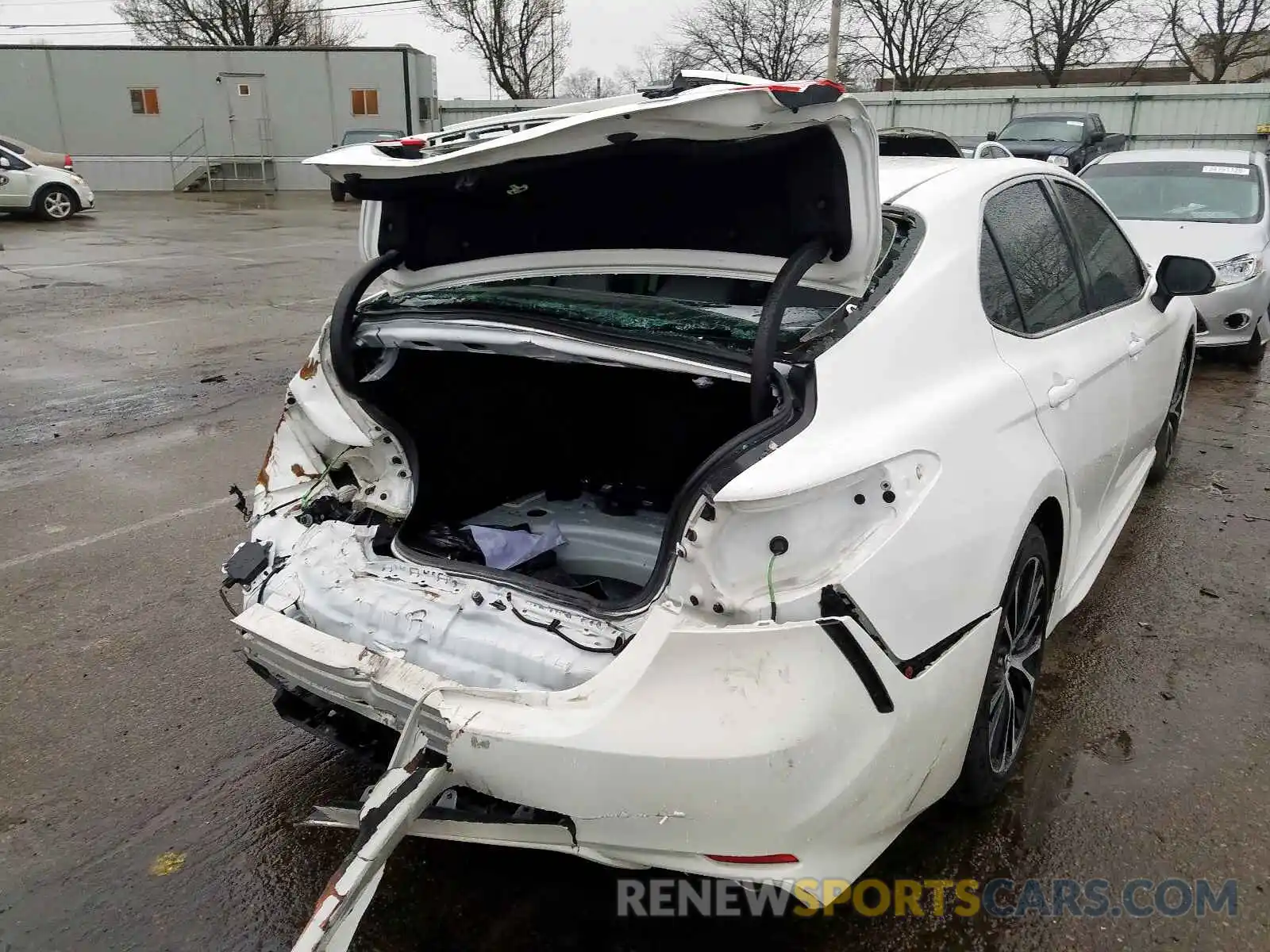 9 Photograph of a damaged car 4T1B11HK0KU699879 TOYOTA CAMRY 2019