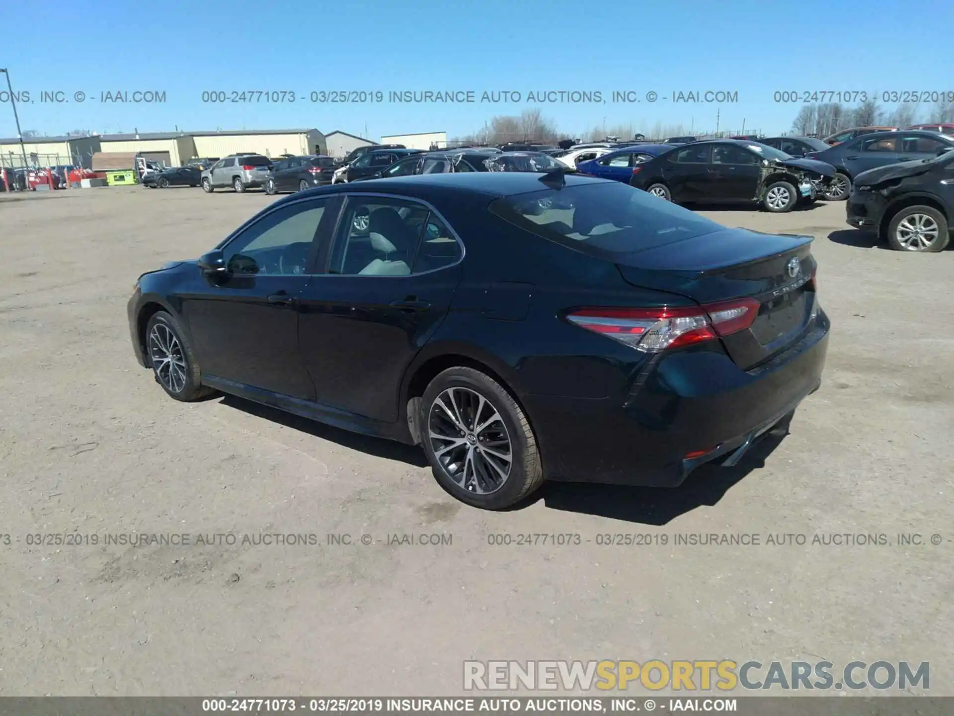 3 Фотография поврежденного автомобиля 4T1B11HK0KU702070 TOYOTA CAMRY 2019