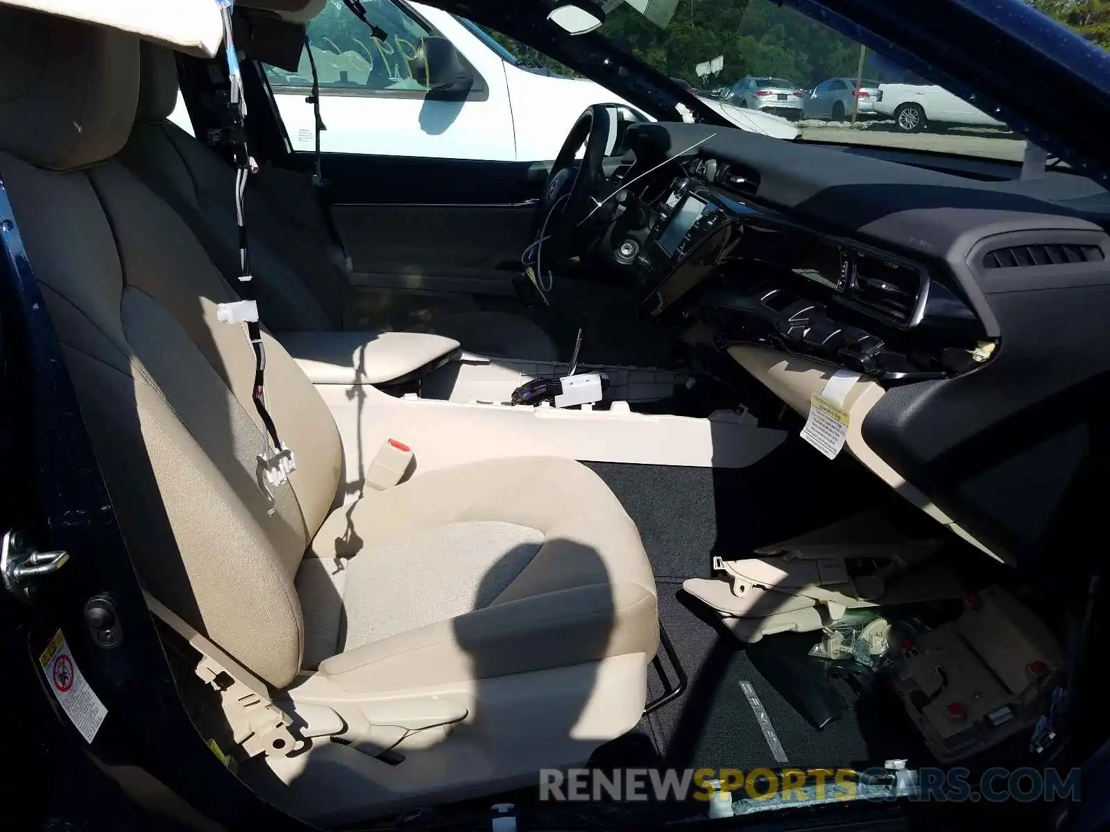 5 Photograph of a damaged car 4T1B11HK0KU705874 TOYOTA CAMRY 2019