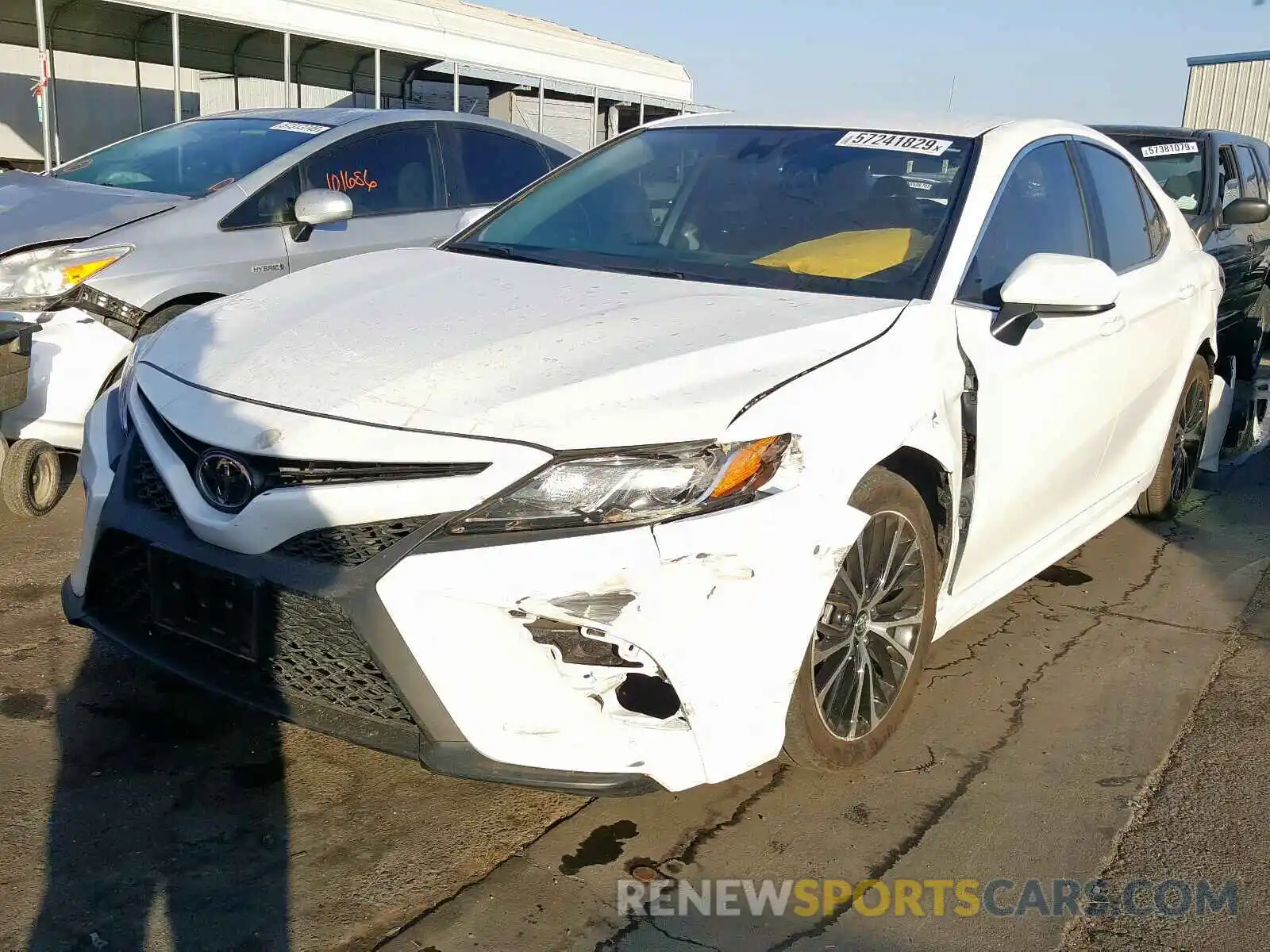 2 Photograph of a damaged car 4T1B11HK0KU706927 TOYOTA CAMRY 2019