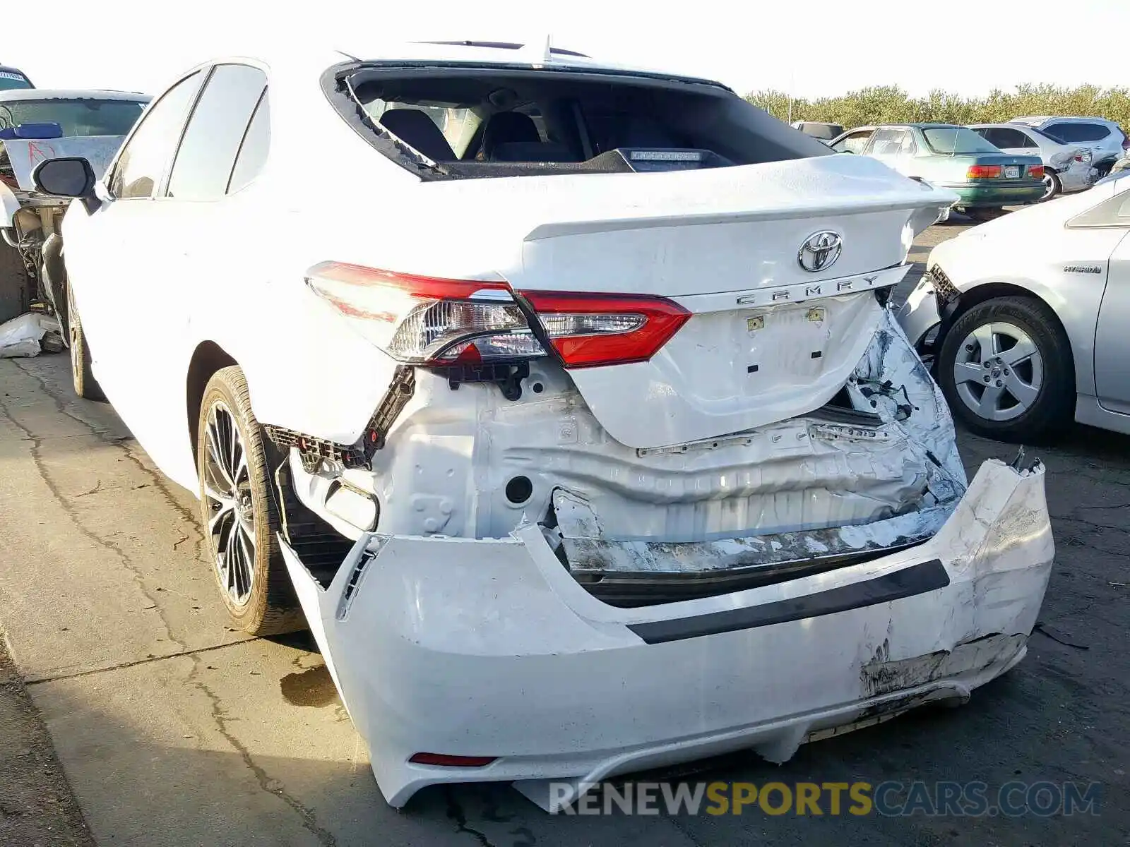 3 Photograph of a damaged car 4T1B11HK0KU706927 TOYOTA CAMRY 2019