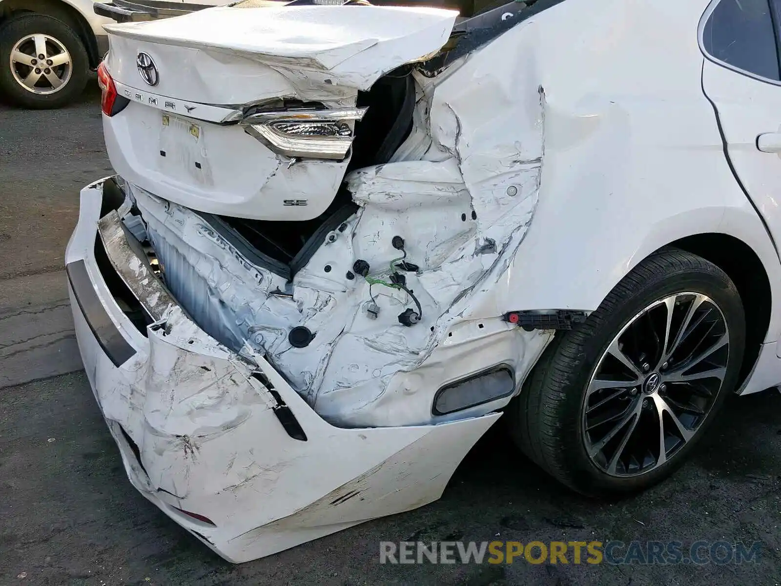 9 Photograph of a damaged car 4T1B11HK0KU706927 TOYOTA CAMRY 2019