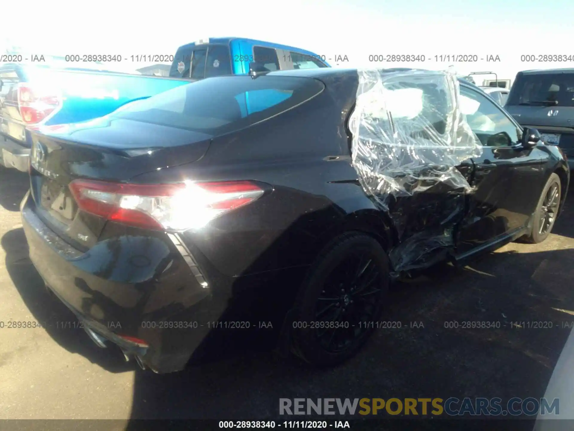 4 Photograph of a damaged car 4T1B11HK0KU707012 TOYOTA CAMRY 2019