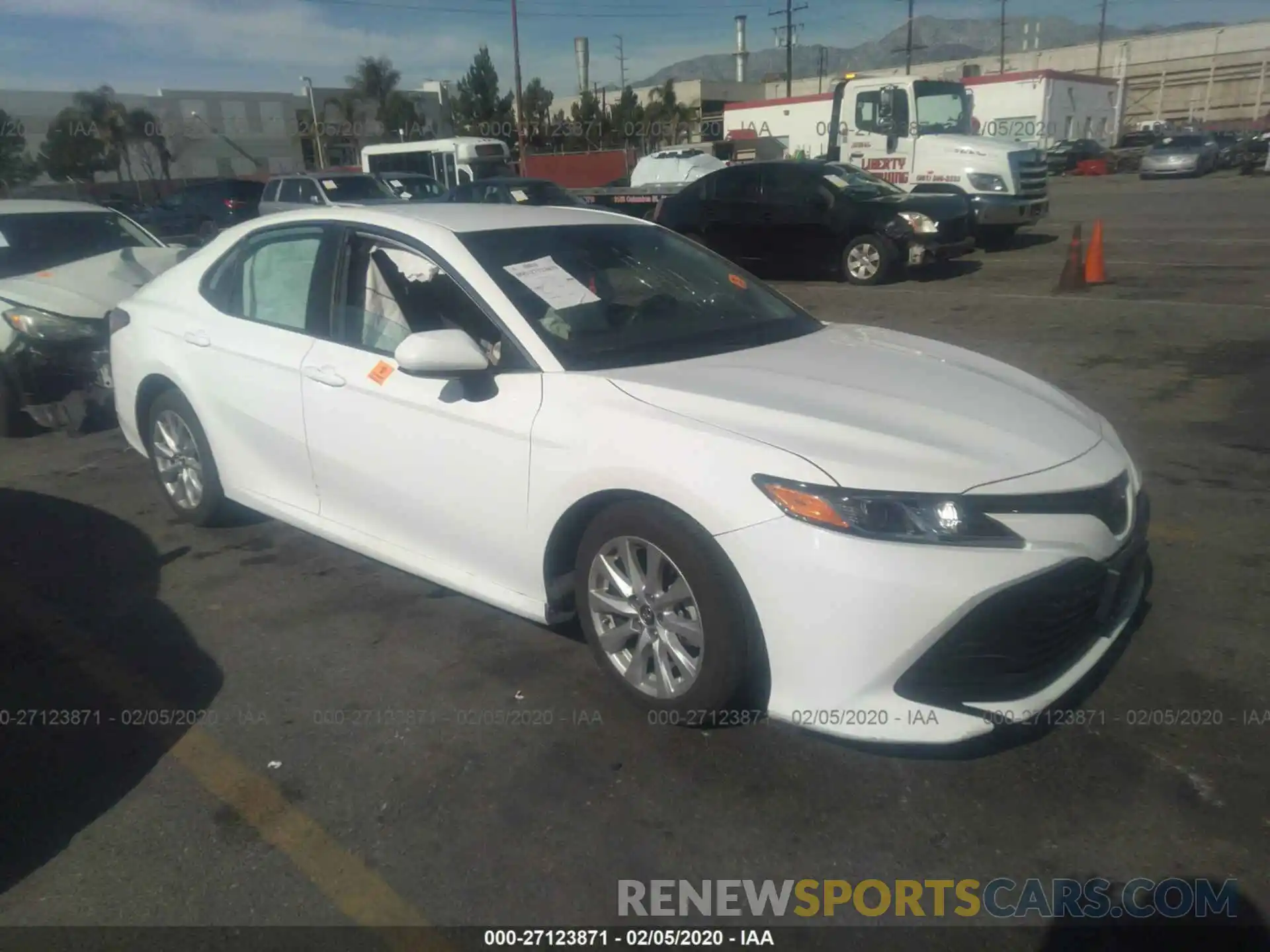 1 Photograph of a damaged car 4T1B11HK0KU707396 TOYOTA CAMRY 2019