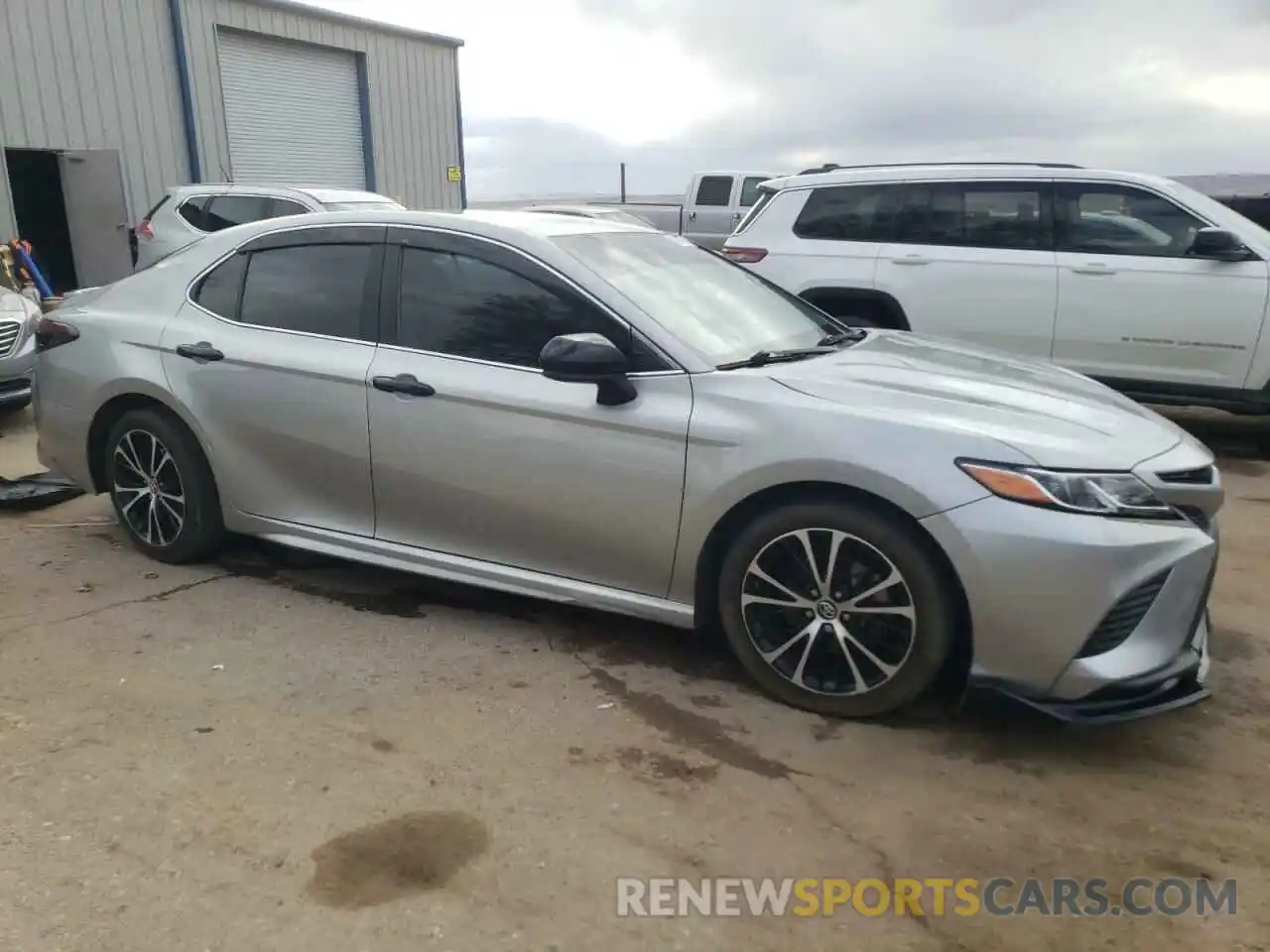 4 Photograph of a damaged car 4T1B11HK0KU708094 TOYOTA CAMRY 2019