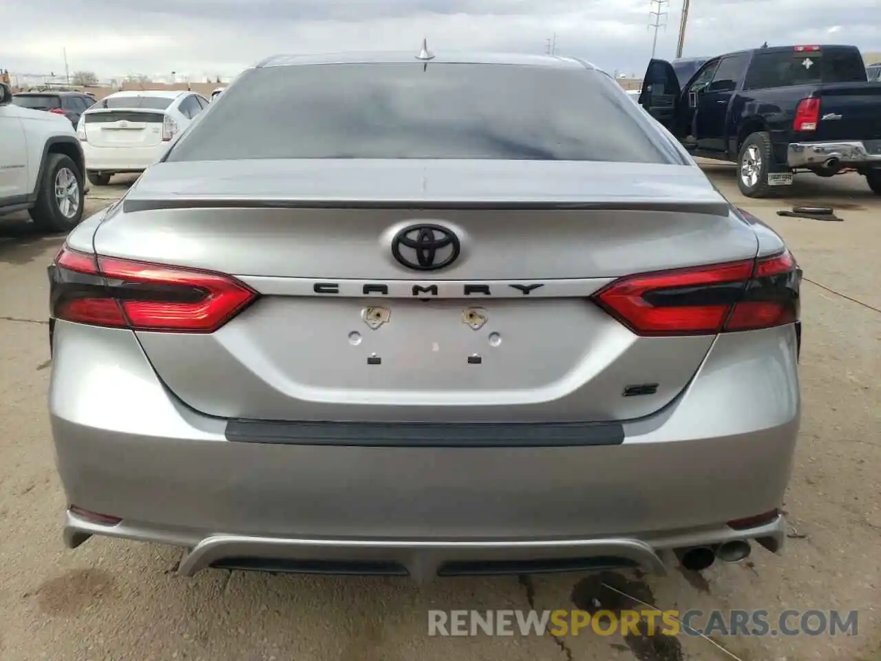 6 Photograph of a damaged car 4T1B11HK0KU708094 TOYOTA CAMRY 2019