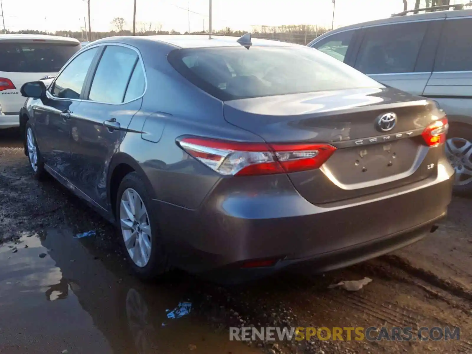 3 Photograph of a damaged car 4T1B11HK0KU708869 TOYOTA CAMRY 2019