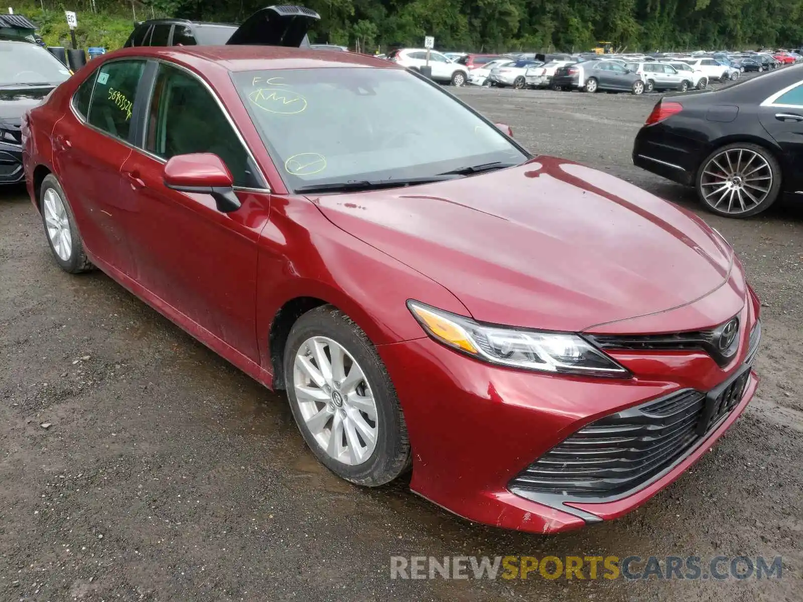 1 Photograph of a damaged car 4T1B11HK0KU711125 TOYOTA CAMRY 2019