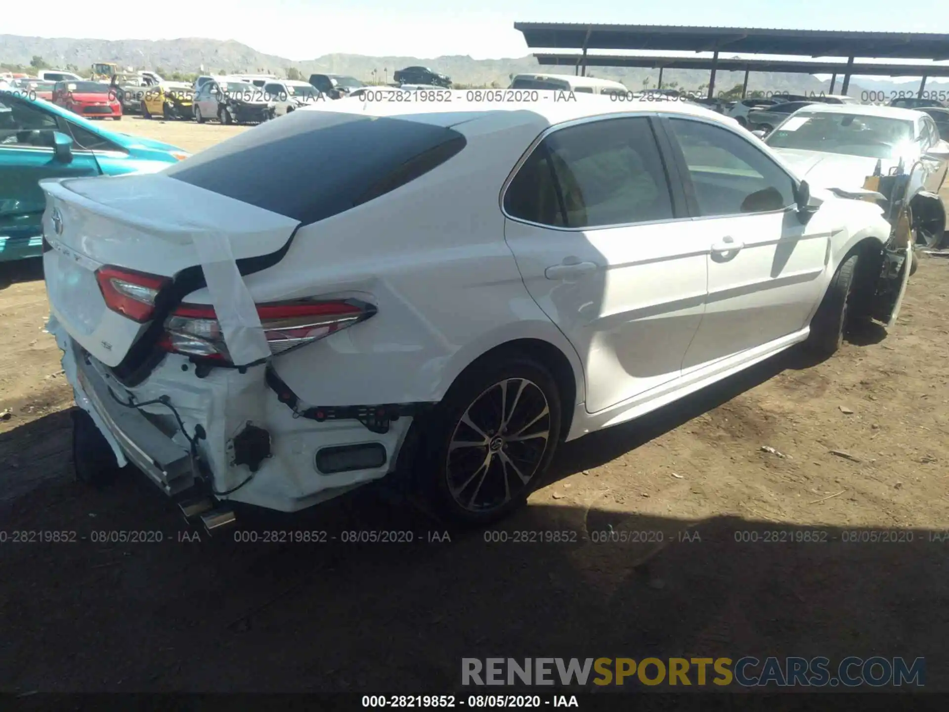 4 Photograph of a damaged car 4T1B11HK0KU711884 TOYOTA CAMRY 2019