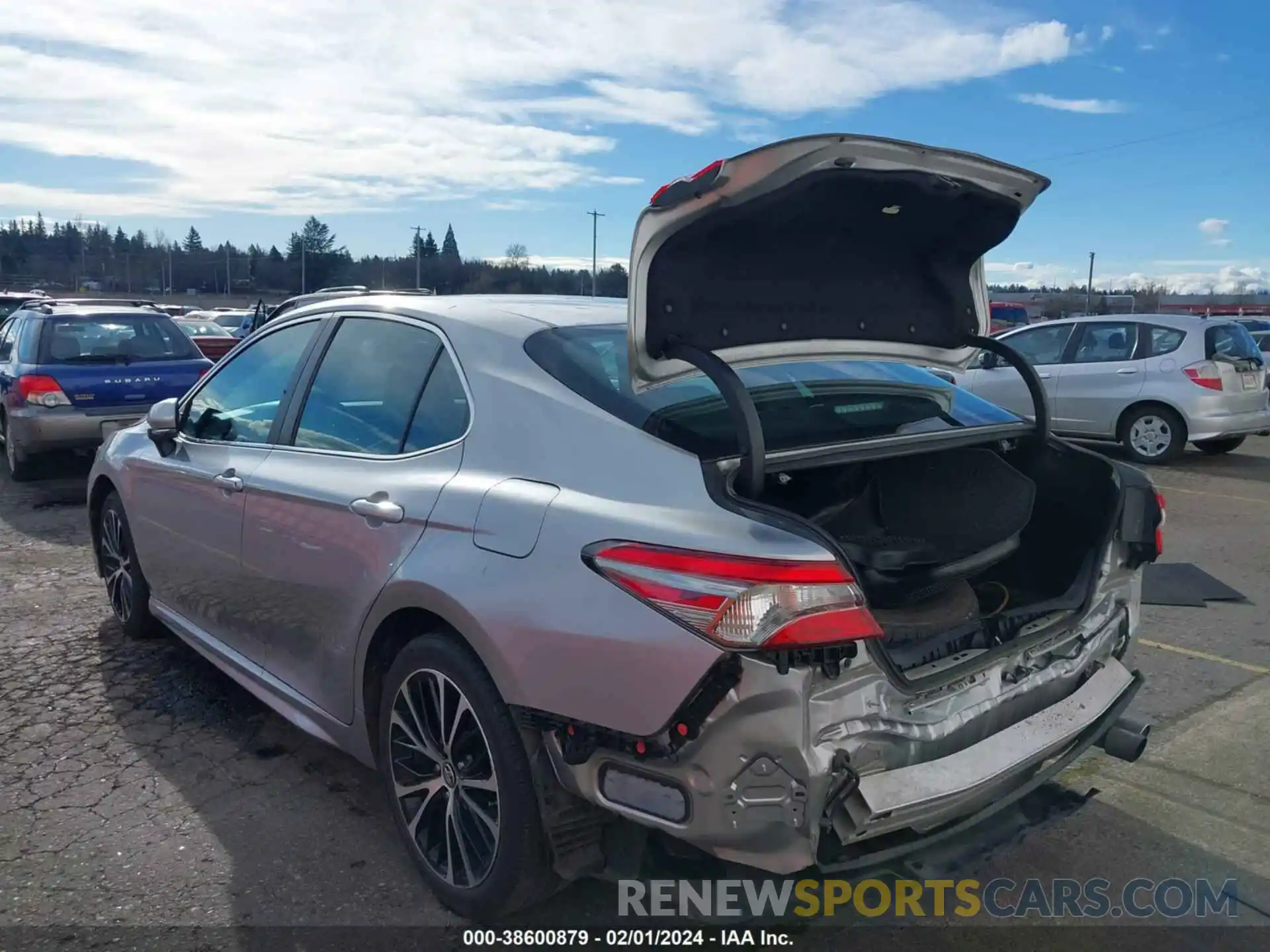 3 Photograph of a damaged car 4T1B11HK0KU712338 TOYOTA CAMRY 2019