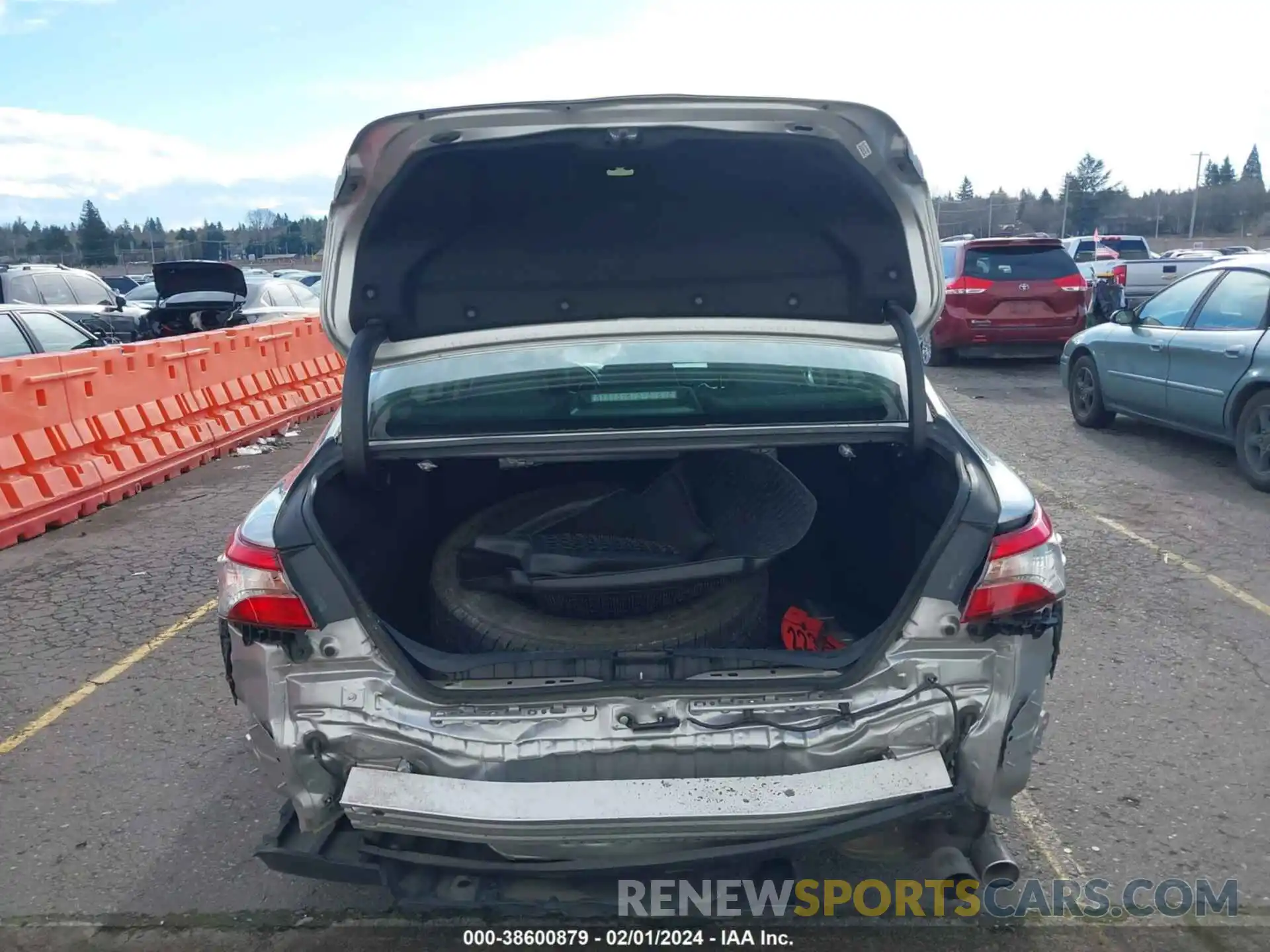 6 Photograph of a damaged car 4T1B11HK0KU712338 TOYOTA CAMRY 2019