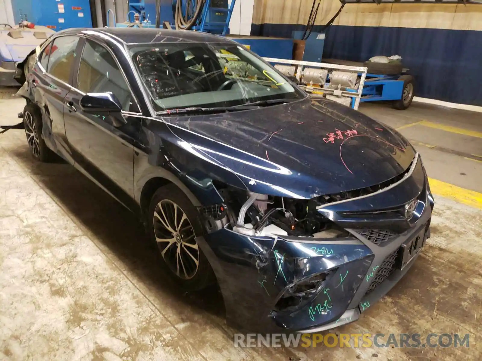 1 Photograph of a damaged car 4T1B11HK0KU712856 TOYOTA CAMRY 2019