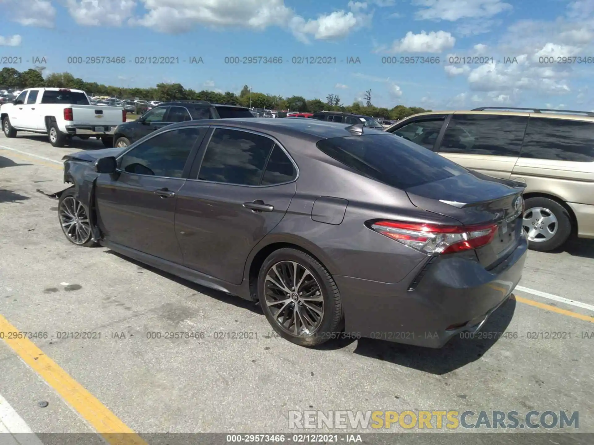 3 Photograph of a damaged car 4T1B11HK0KU713960 TOYOTA CAMRY 2019