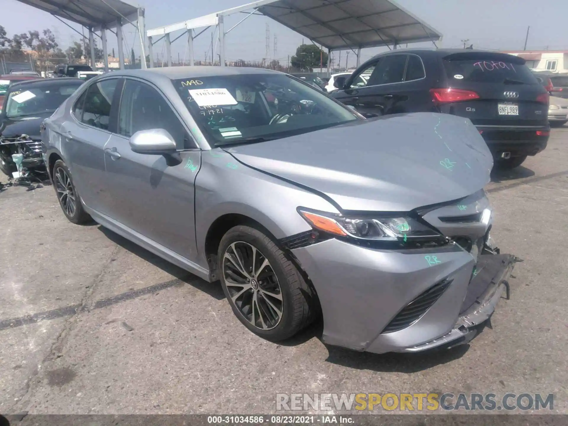 1 Photograph of a damaged car 4T1B11HK0KU714185 TOYOTA CAMRY 2019