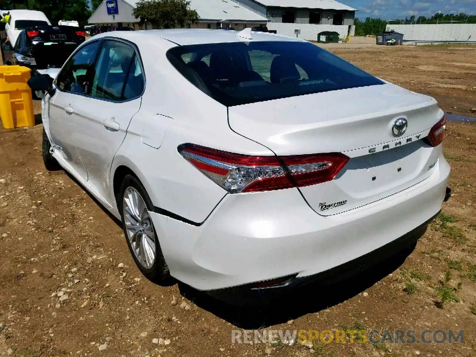 3 Photograph of a damaged car 4T1B11HK0KU715689 TOYOTA CAMRY 2019