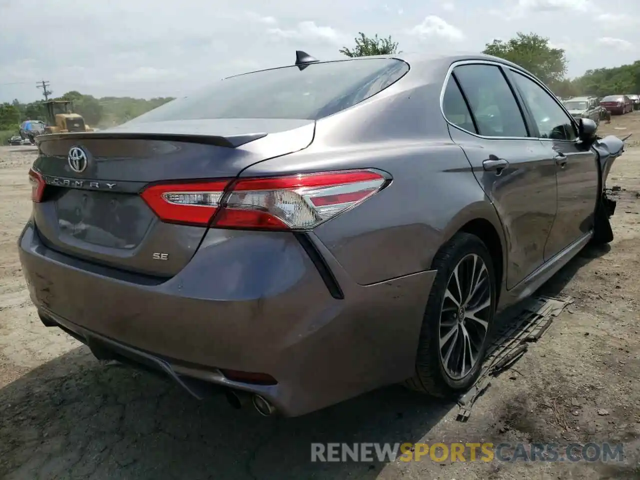 4 Photograph of a damaged car 4T1B11HK0KU715840 TOYOTA CAMRY 2019