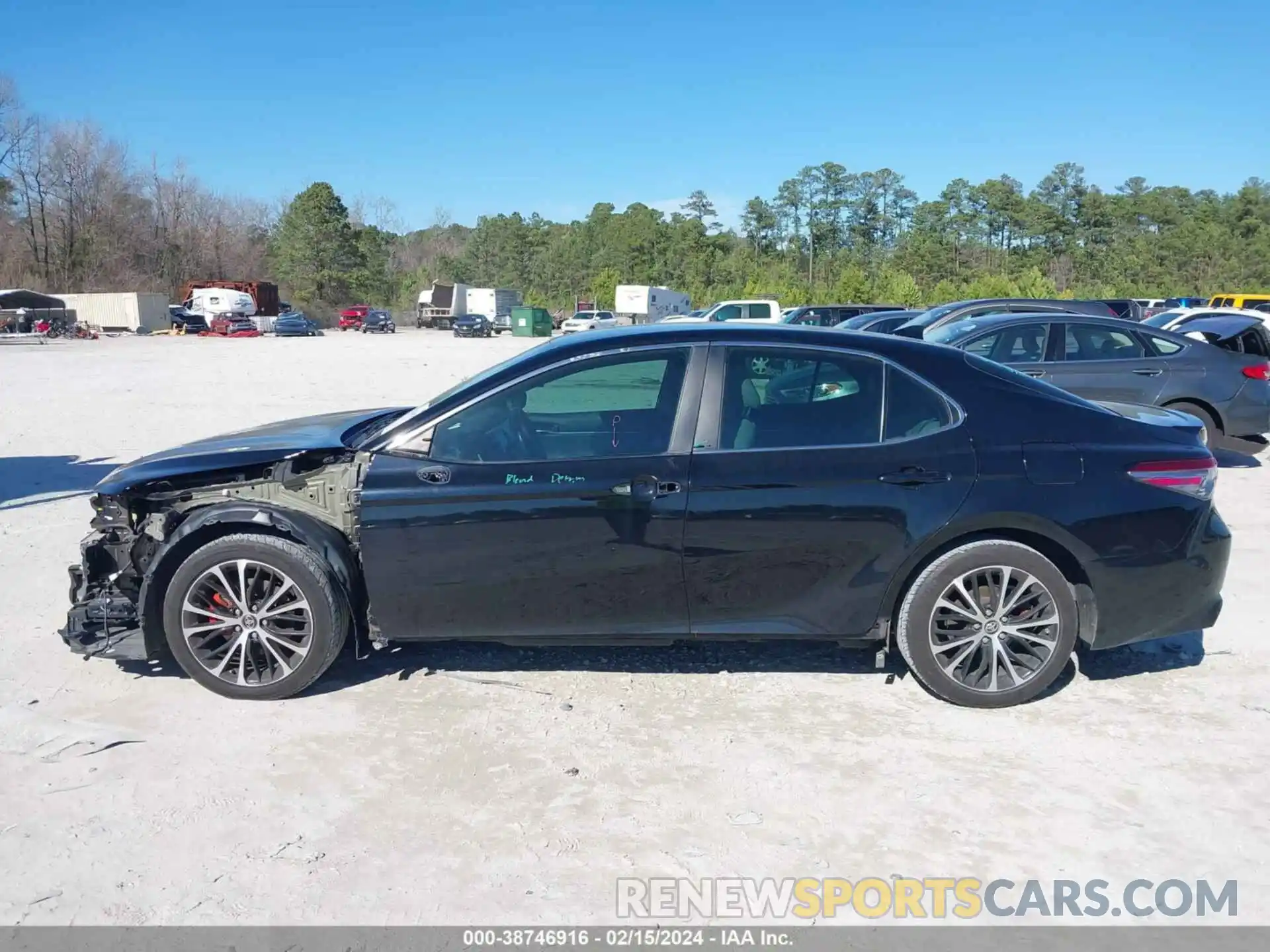 14 Photograph of a damaged car 4T1B11HK0KU718222 TOYOTA CAMRY 2019