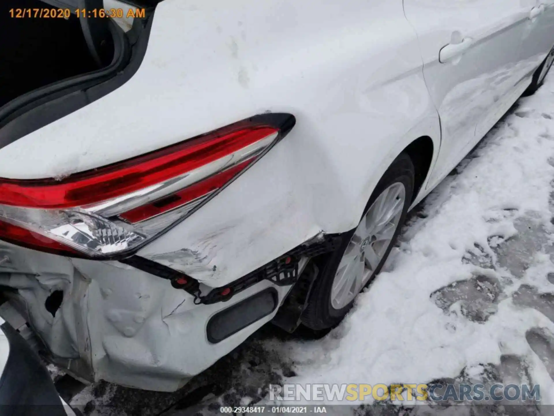 17 Photograph of a damaged car 4T1B11HK0KU718625 TOYOTA CAMRY 2019