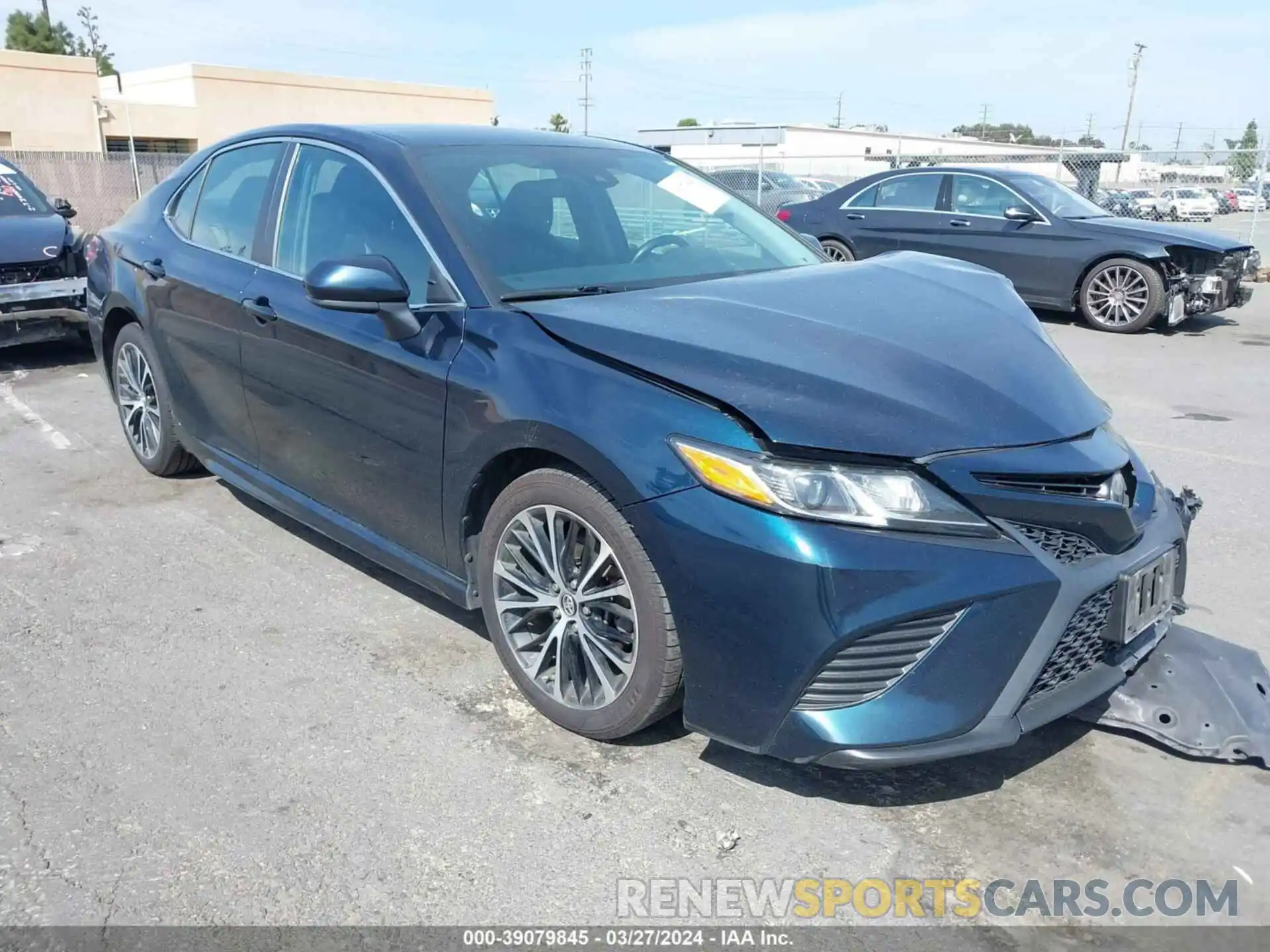 1 Photograph of a damaged car 4T1B11HK0KU721637 TOYOTA CAMRY 2019