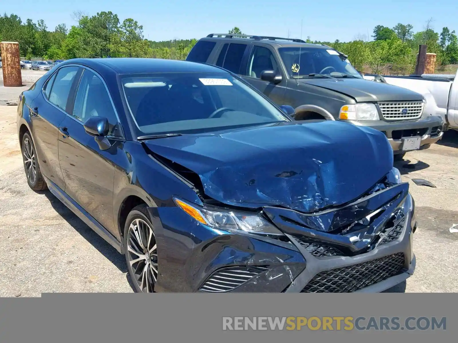 1 Photograph of a damaged car 4T1B11HK0KU721802 TOYOTA CAMRY 2019