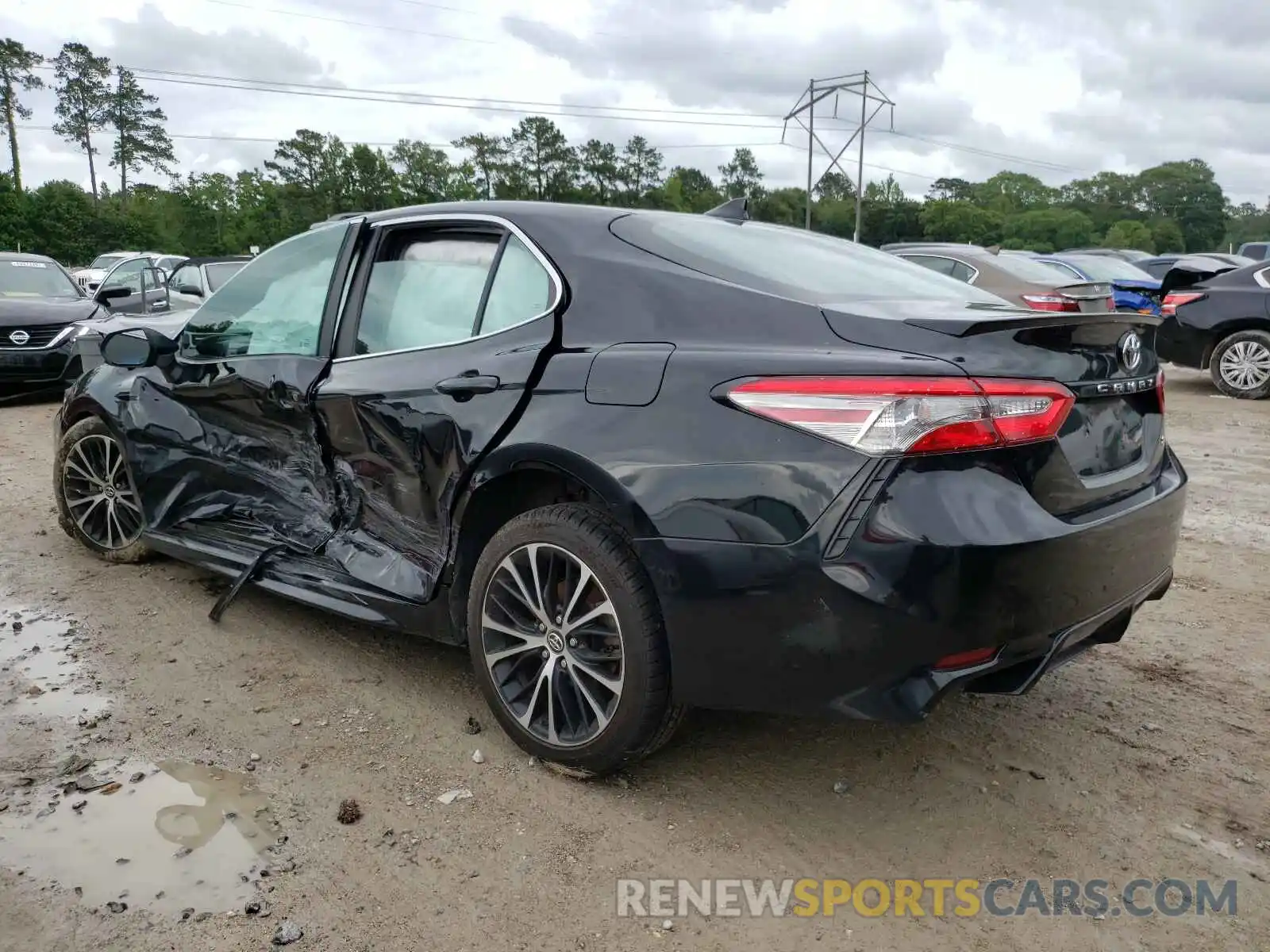 3 Photograph of a damaged car 4T1B11HK0KU722044 TOYOTA CAMRY 2019