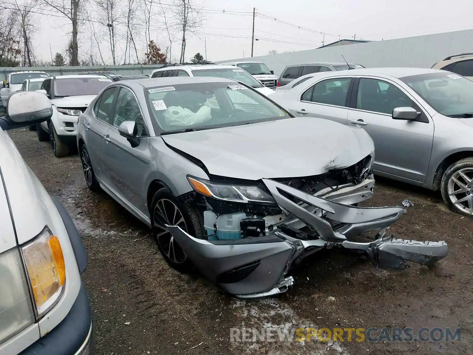 1 Photograph of a damaged car 4T1B11HK0KU723727 TOYOTA CAMRY 2019