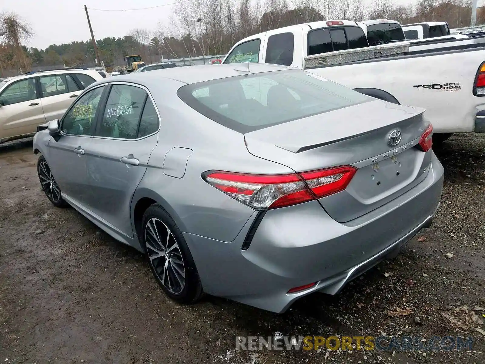 3 Photograph of a damaged car 4T1B11HK0KU723727 TOYOTA CAMRY 2019