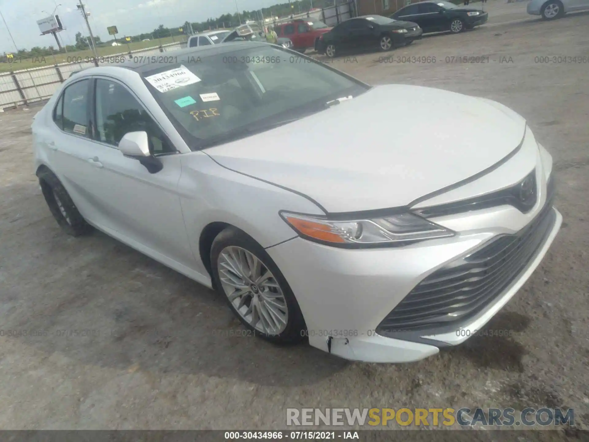 1 Photograph of a damaged car 4T1B11HK0KU724067 TOYOTA CAMRY 2019