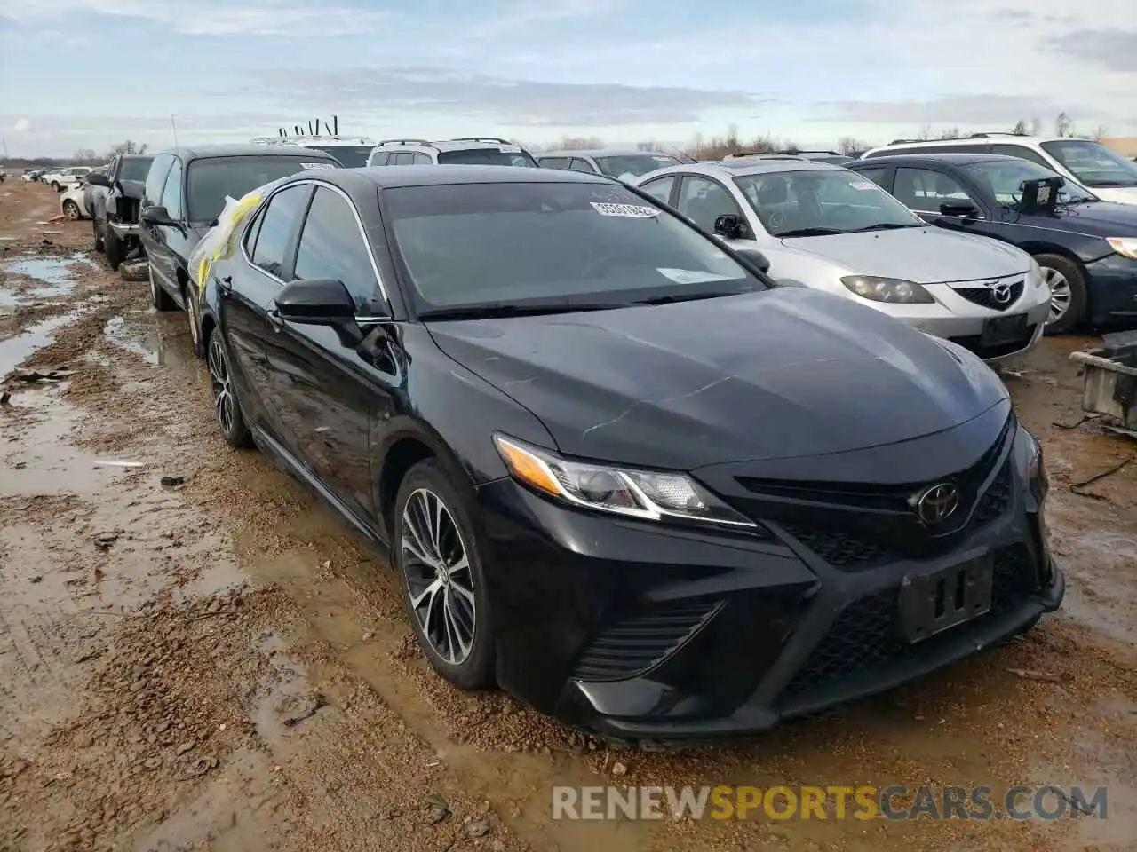 1 Photograph of a damaged car 4T1B11HK0KU727776 TOYOTA CAMRY 2019