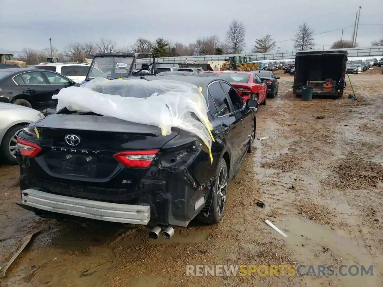 4 Photograph of a damaged car 4T1B11HK0KU727776 TOYOTA CAMRY 2019