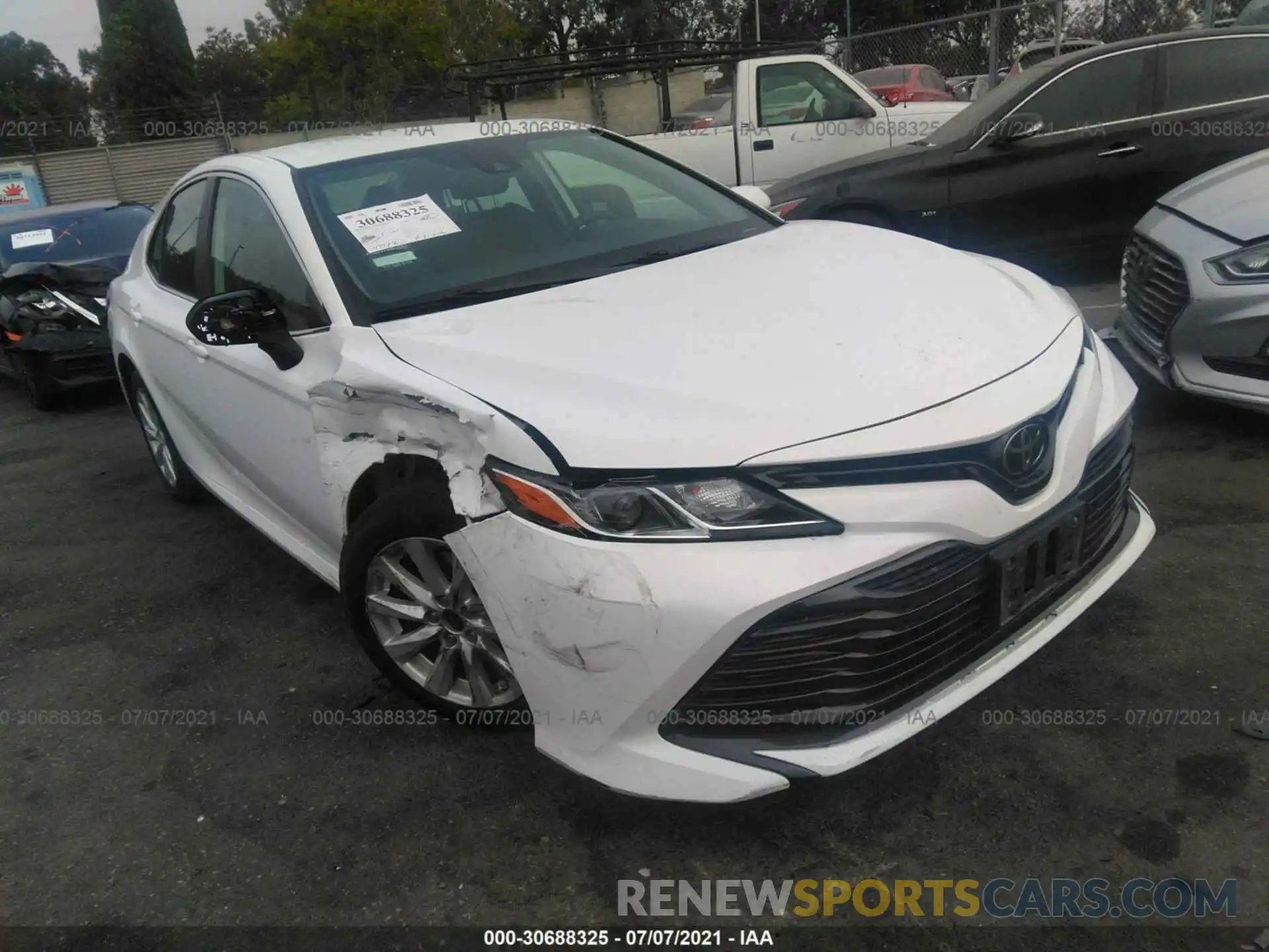 1 Photograph of a damaged car 4T1B11HK0KU728412 TOYOTA CAMRY 2019