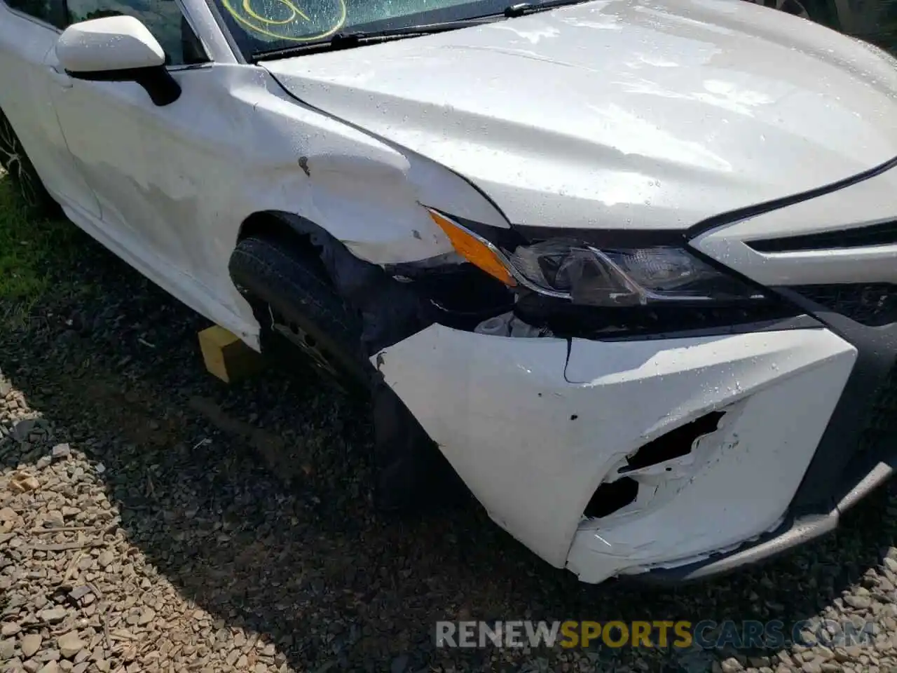 9 Photograph of a damaged car 4T1B11HK0KU728748 TOYOTA CAMRY 2019