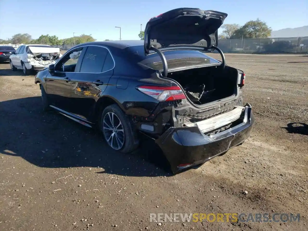 3 Photograph of a damaged car 4T1B11HK0KU728958 TOYOTA CAMRY 2019