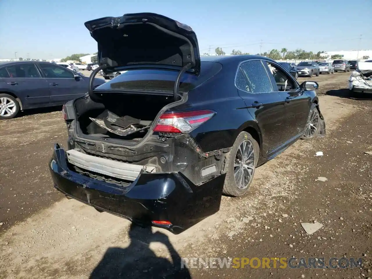 4 Photograph of a damaged car 4T1B11HK0KU728958 TOYOTA CAMRY 2019