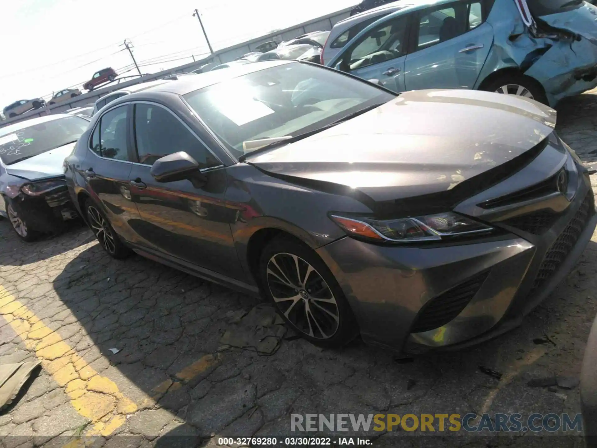 1 Photograph of a damaged car 4T1B11HK0KU729124 TOYOTA CAMRY 2019