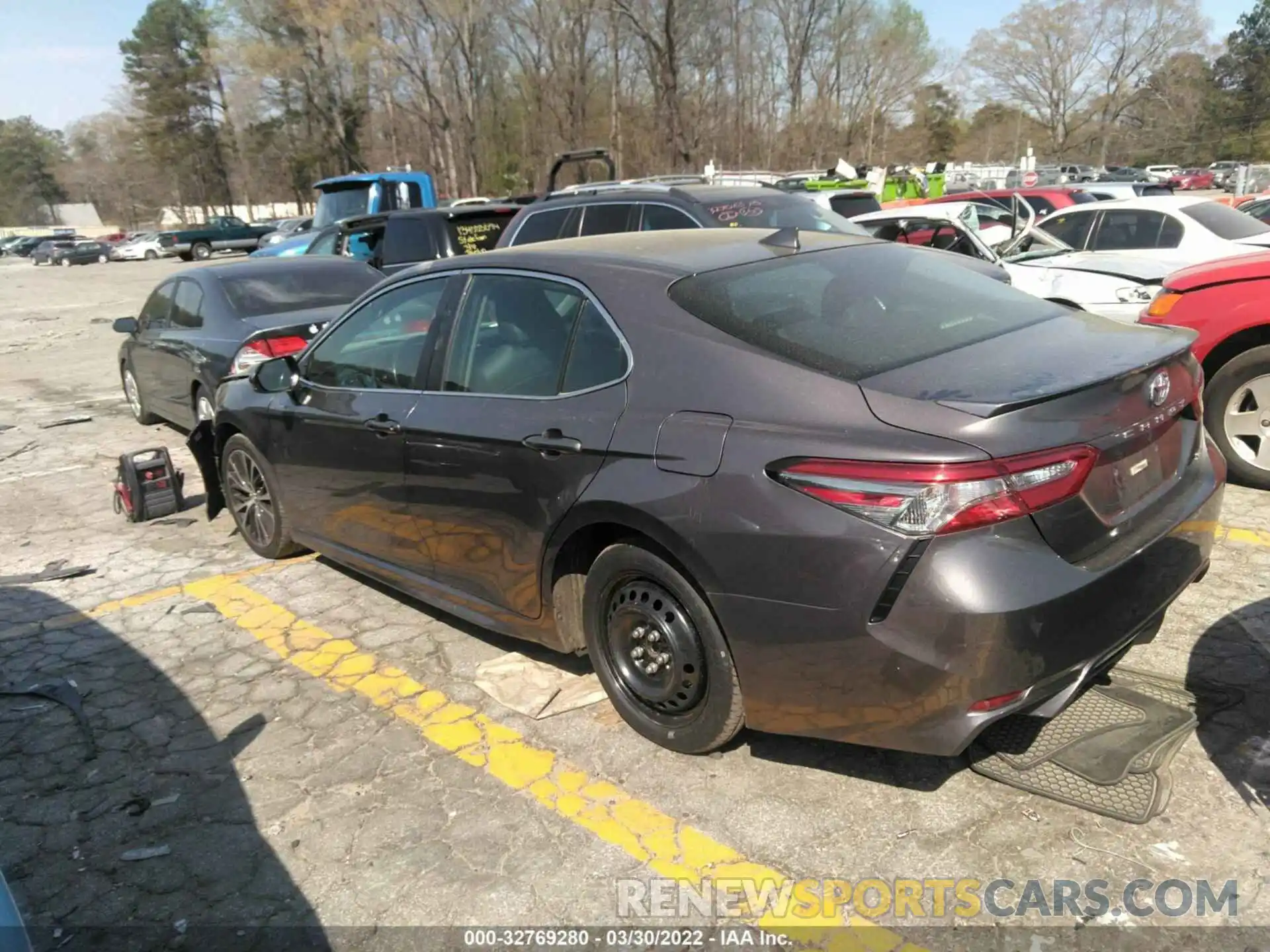 3 Photograph of a damaged car 4T1B11HK0KU729124 TOYOTA CAMRY 2019